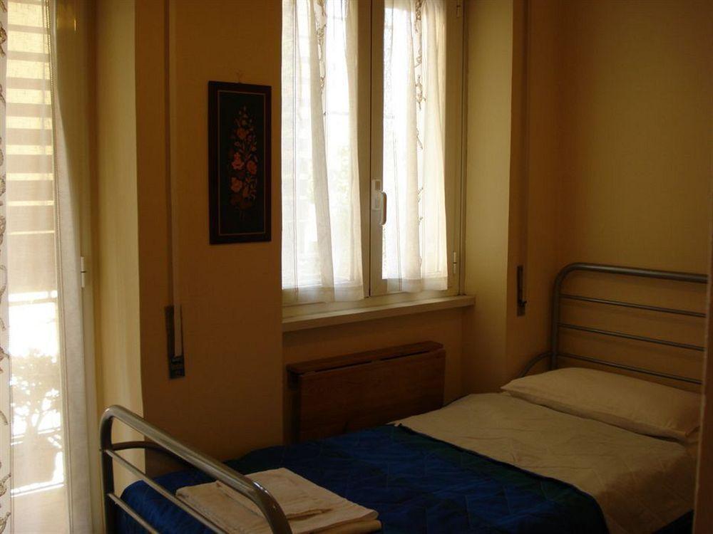 Testa Gioacchino B&B Roma Esterno foto